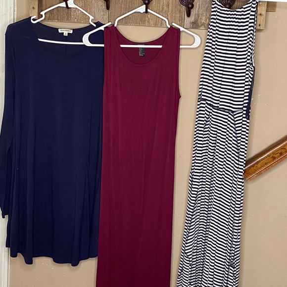 2 loose dresses and 1 body con dress - Picture 2 of 3